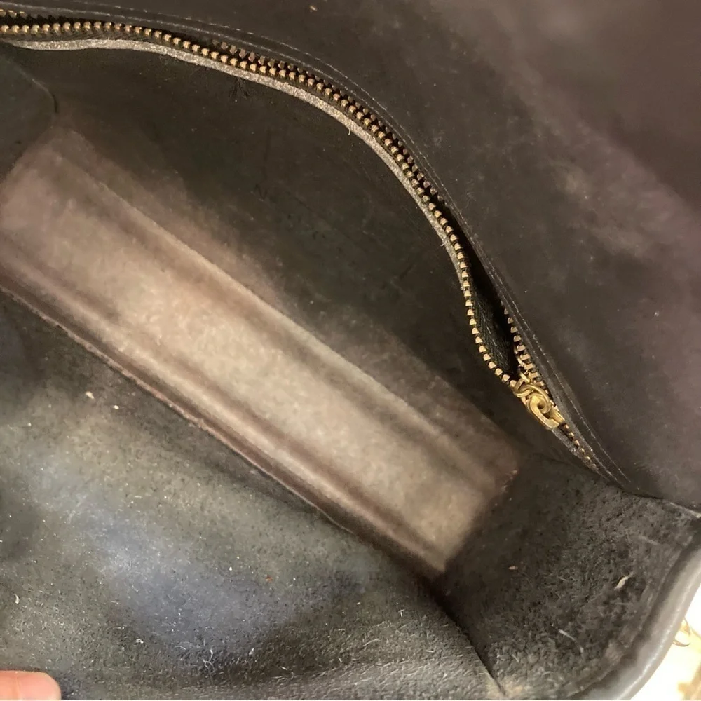 Coach 9870 vintage black or navy blue leather 1997 court bag